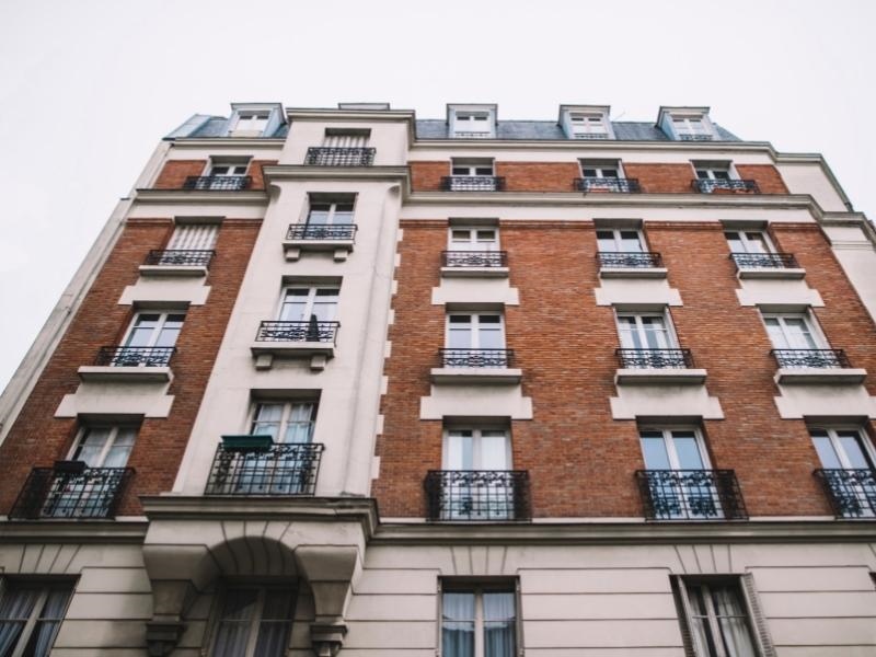 Façade en brique à Paris