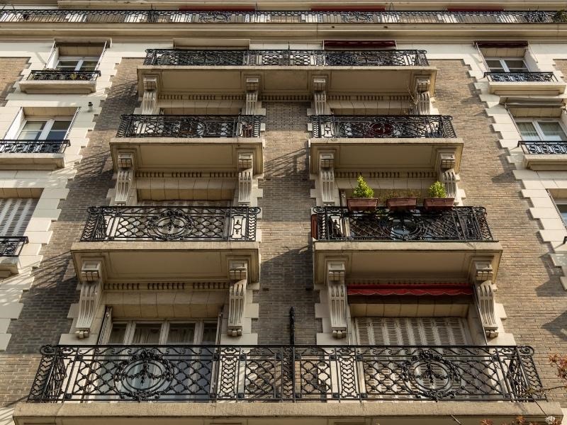 Modénature de façade à Paris