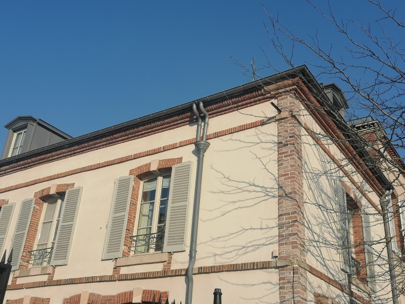 Modénature maison en briques