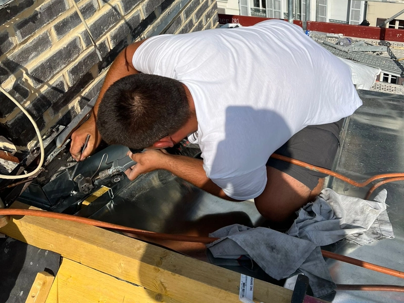 Finitions toiture zinc sur tasseaux