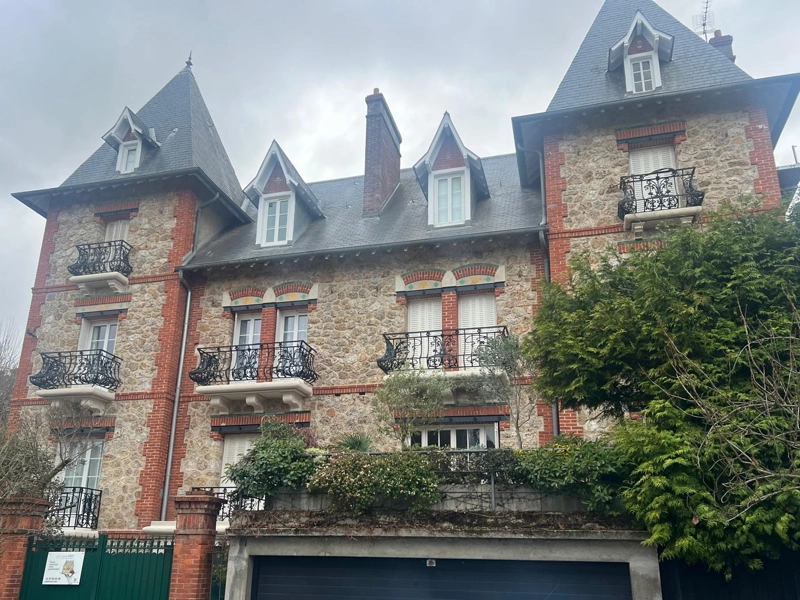 Ravalement de façade maison meulière