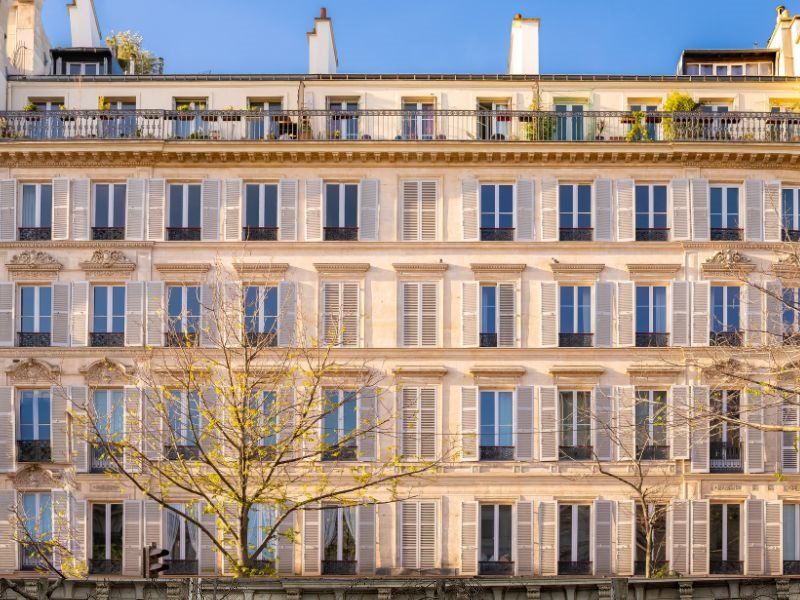 Changer des fenêtres bois à Paris