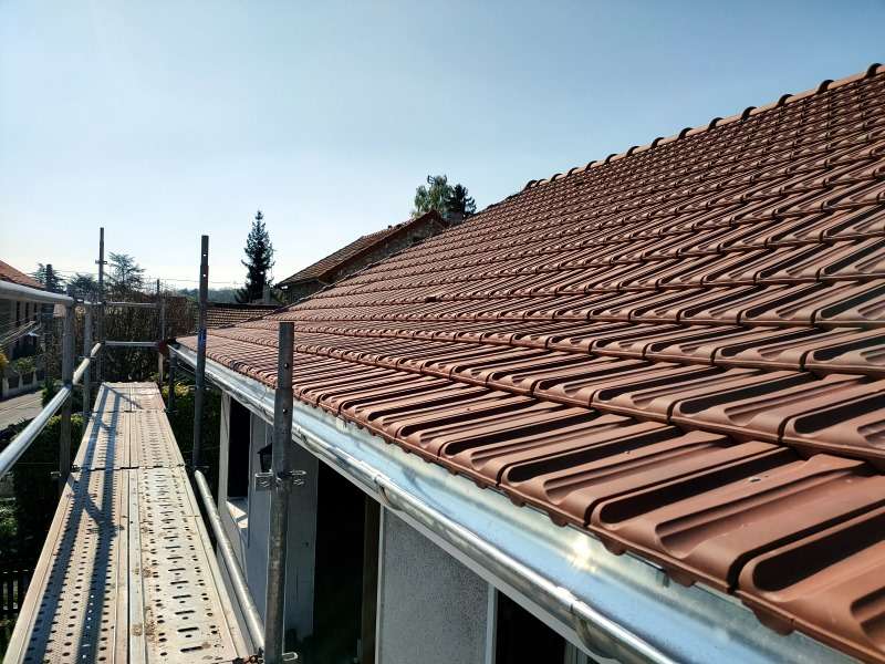 Rénovation de toiture en tuiles à Paris et en Île-de-France Refaire une toiture en tuiles