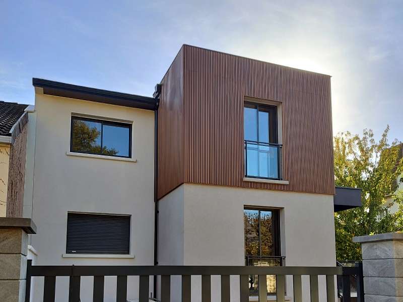 Maison avec bardage bois
