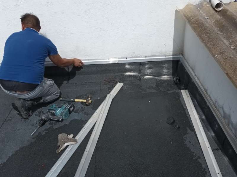 Reprise d'étanchéité d'une toiture terrasse : mode d'emploi Reprise d'étanchéité sur toiture terrasse