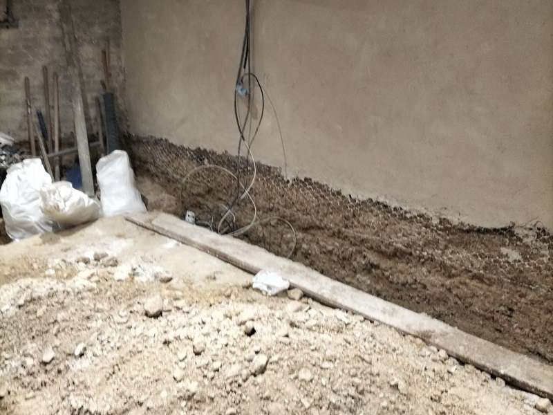 Traiter un mur humide à Paris