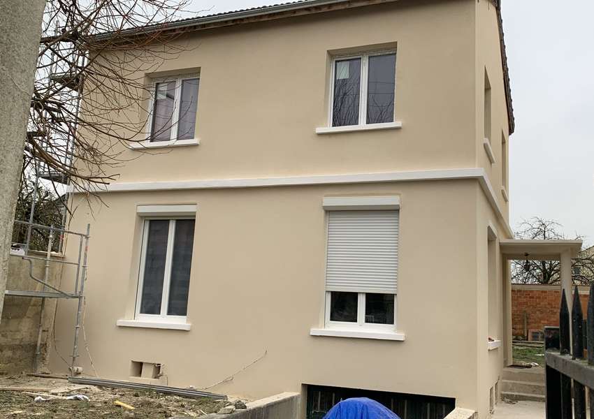Ravalement de facade louvres 95