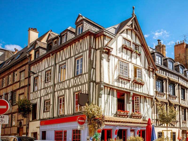 Entreprise de rénovation de façade à Paris et en Île-de-France Prix d'un ravalement de maison à colombages
