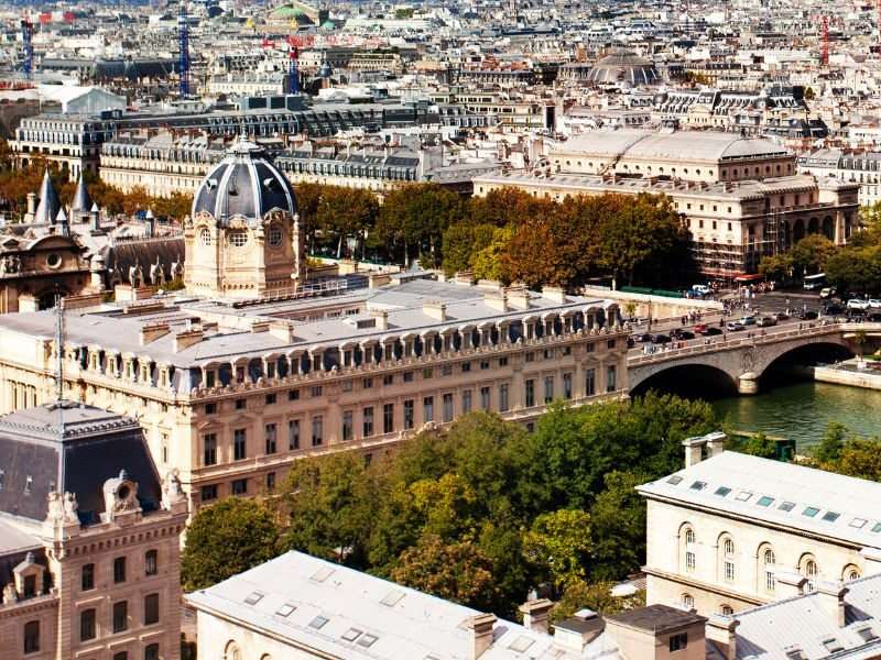 Couverture zinc : le guide complet Toiture en zinc à Paris