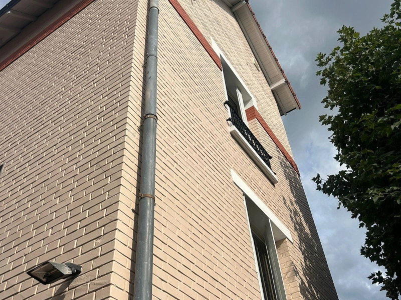 Peinture extérieure isolante sur brique