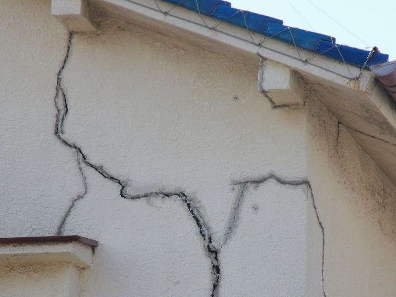 Faut-il réparer une fissure de façade ?