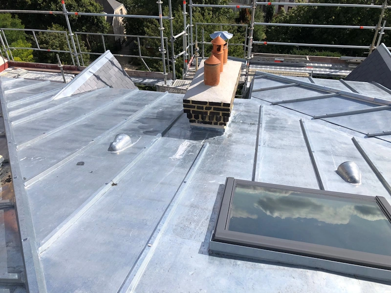 Toiture zinc sur tasseaux
