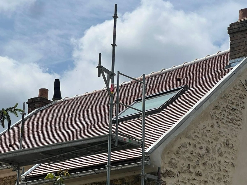 Comment poser des tuiles plates