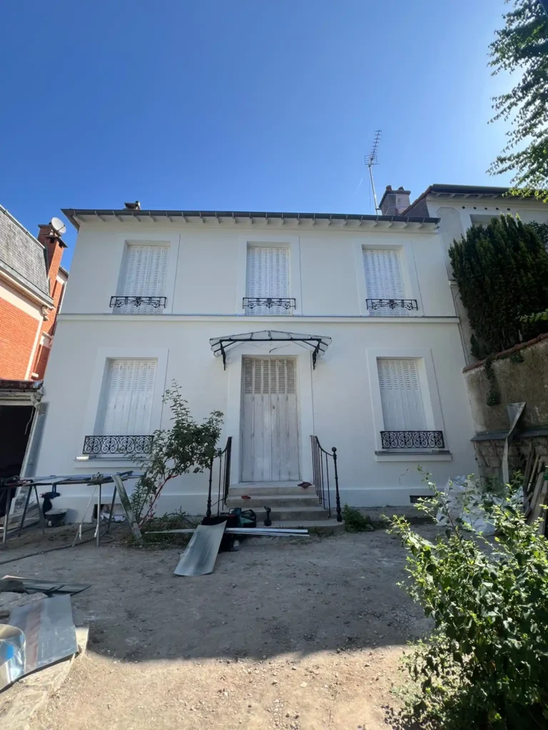 Enduit blanc facade paris 20e