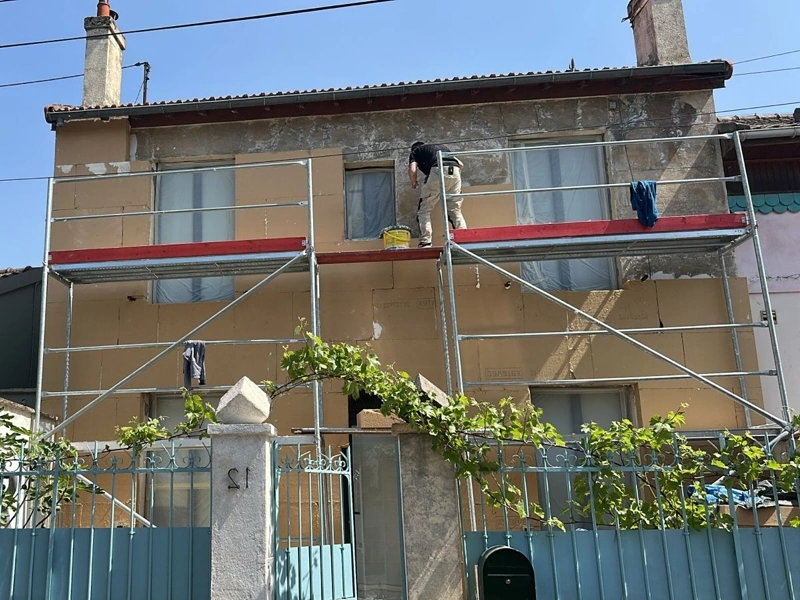Isolation par l'intérieur ou l'extérieur ? Le comparatif Isolation intérieur ou extérieur