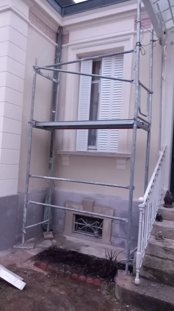 Refection complete facade verrieres le buisson