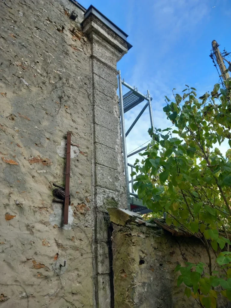 Renovation modenatures facade verrieres le buisson