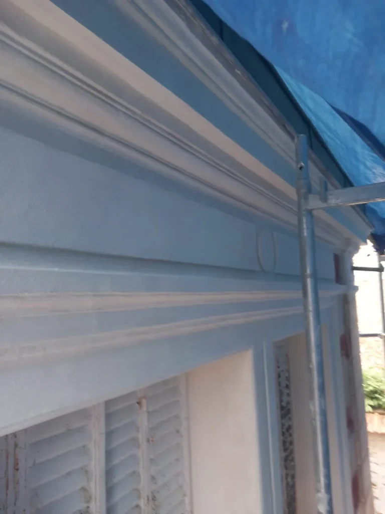 Travaux facade ornementee verrieres le buisson