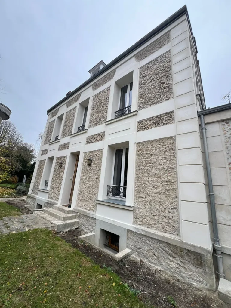 Facade renovee rambouillet 43